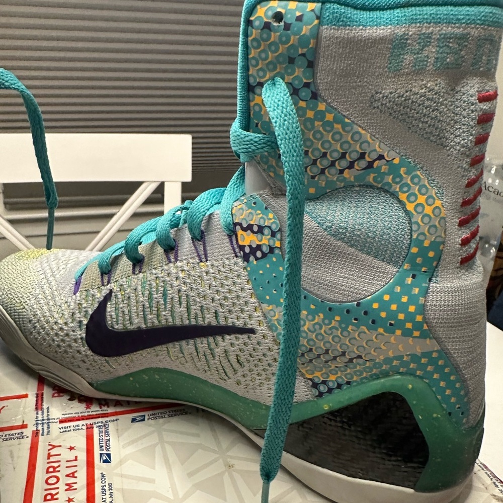 Nike Kobe Bryant 9 Elite Hero
Draft Day Expression size 10 excellent condition - Picture 2 of 10